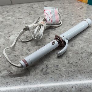 T3 White Curling Iron with Gold Accents